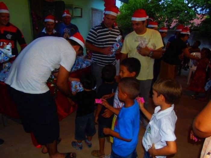 A Loja Maçônica Luz e Justiça nº 10 realizou festa de natal para crianças  - Imagem 47