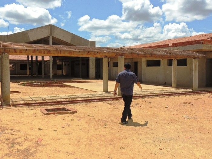 Vereador Chico Zaca visita obras em andamento na cidade - Imagem 26