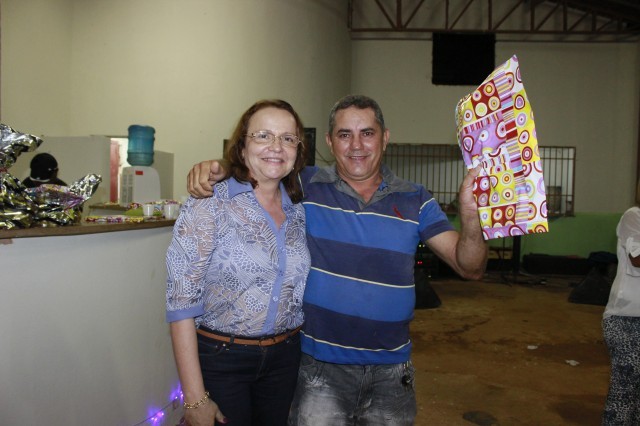 Funcionários participam da Festa de confraternização da Prefeitura de Miguel Alves  Nesta Quinta-Feira (19/12), a Prefeitura de Miguel realizou a conf - Imagem 59