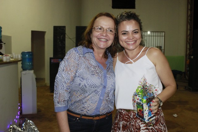 Funcionários participam da Festa de confraternização da Prefeitura de Miguel Alves  Nesta Quinta-Feira (19/12), a Prefeitura de Miguel realizou a conf - Imagem 46