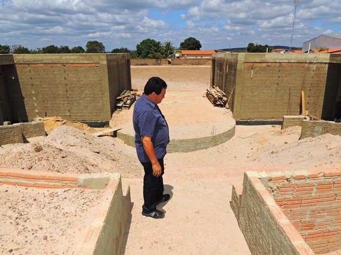 Vereador Chico Zaca visita obras em andamento na cidade - Imagem 20