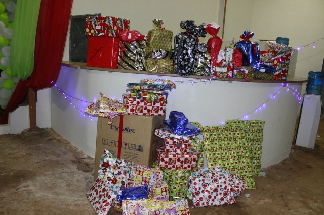 Funcionários participam da Festa de confraternização da Prefeitura de Miguel Alves  Nesta Quinta-Feira (19/12), a Prefeitura de Miguel realizou a conf - Imagem 20