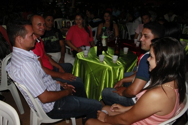 Funcionários participam da Festa de confraternização da Prefeitura de Miguel Alves  Nesta Quinta-Feira (19/12), a Prefeitura de Miguel realizou a conf - Imagem 12