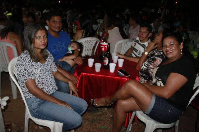 Funcionários participam da Festa de confraternização da Prefeitura de Miguel Alves  Nesta Quinta-Feira (19/12), a Prefeitura de Miguel realizou a conf - Imagem 11