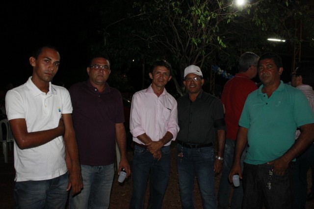 Funcionários participam da Festa de confraternização da Prefeitura de Miguel Alves  Nesta Quinta-Feira (19/12), a Prefeitura de Miguel realizou a conf - Imagem 22