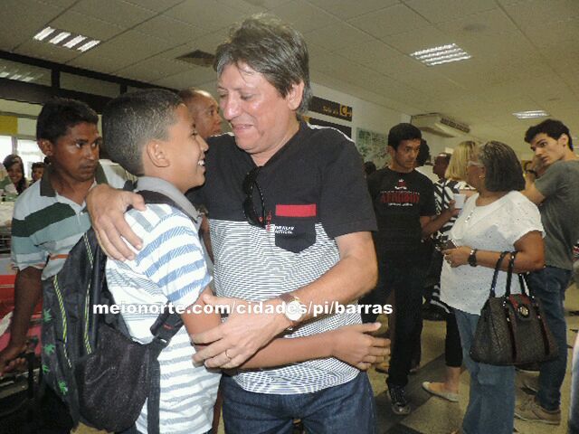 Secretário de educação Claudio Cesar recebe Paulo Henrique no aeroporto de Teresina - Imagem 12