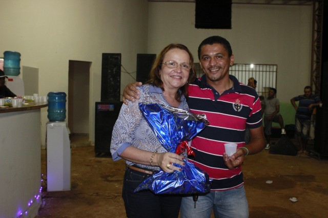 Funcionários participam da Festa de confraternização da Prefeitura de Miguel Alves  Nesta Quinta-Feira (19/12), a Prefeitura de Miguel realizou a conf - Imagem 50