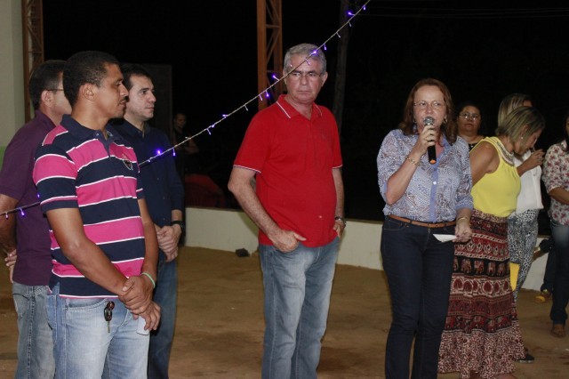 Funcionários participam da Festa de confraternização da Prefeitura de Miguel Alves  Nesta Quinta-Feira (19/12), a Prefeitura de Miguel realizou a conf - Imagem 31