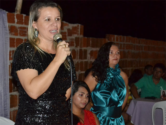 Concludentes da Escola Nova Veneza recebem outorga de grau - Imagem 4