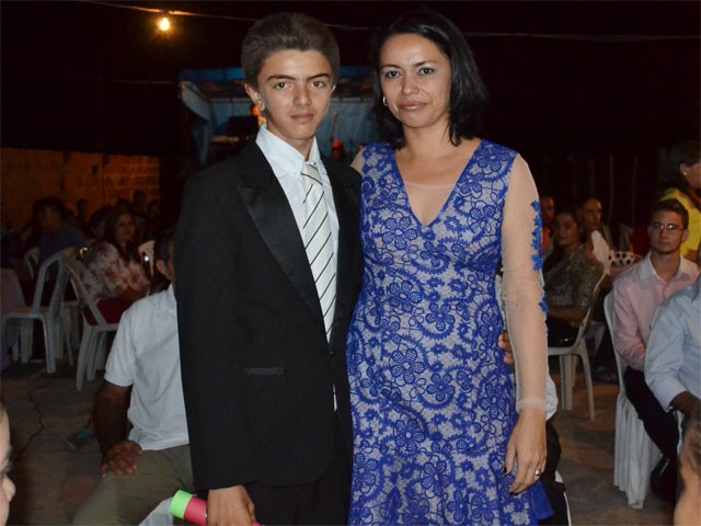 Concludentes da Escola Nova Veneza recebem outorga de grau - Imagem 25