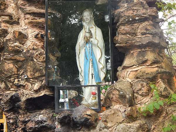 Homens do terço na Gruta de Betânia - Imagem 1