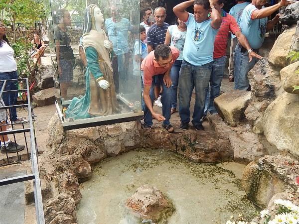 Homens do terço na Gruta de Betânia - Imagem 3