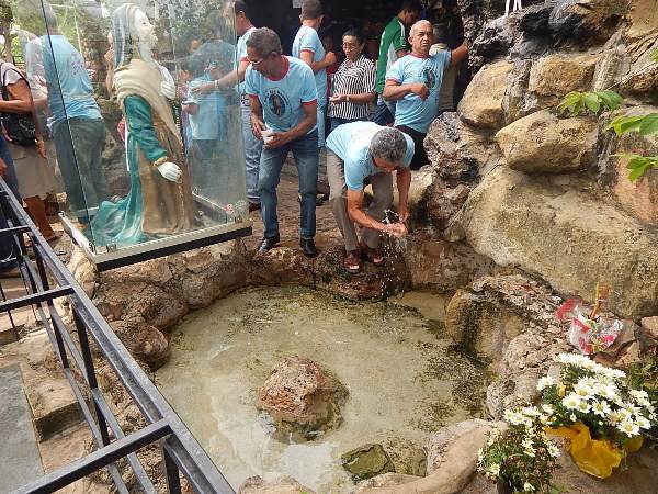 Homens do terço na Gruta de Betânia - Imagem 7