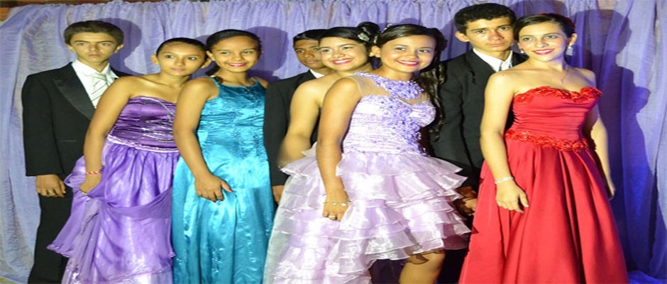 Concludentes da Escola Nova Veneza recebem outorga de grau