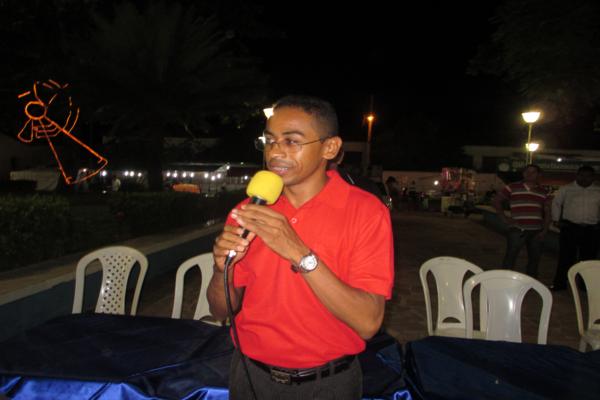 Prefeito Luiz Neto inaugura nova iluminação na praça da igreja da matriz - Imagem 23