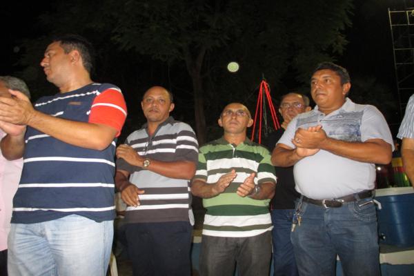 Prefeito Luiz Neto inaugura nova iluminação na praça da igreja da matriz - Imagem 39