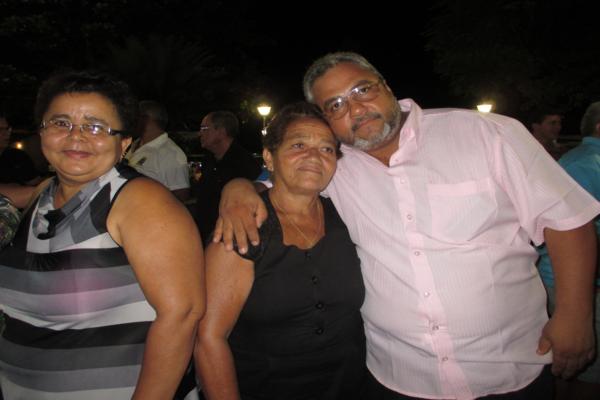 Prefeito Luiz Neto inaugura nova iluminação na praça da igreja da matriz - Imagem 73