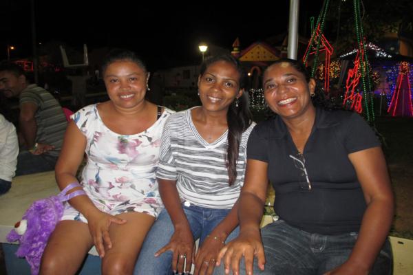 Prefeito Luiz Neto inaugura nova iluminação na praça da igreja da matriz - Imagem 64