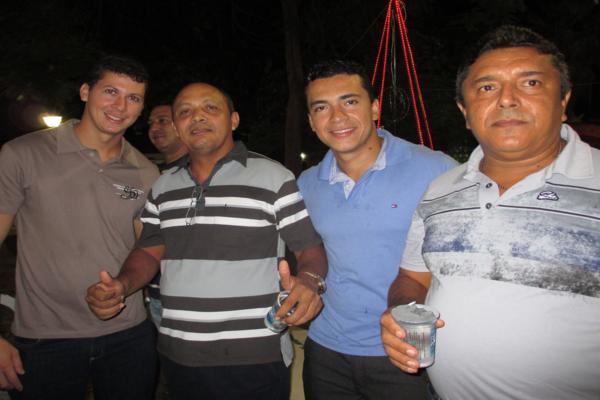 Prefeito Luiz Neto inaugura nova iluminação na praça da igreja da matriz - Imagem 47