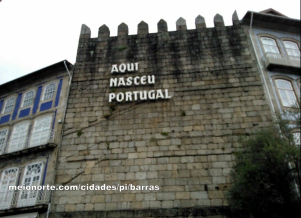 Barras é destaque em Guimarães, Portugal. - Imagem 2