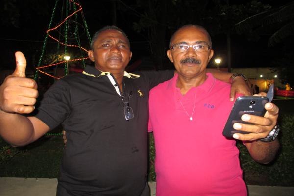 Prefeito Luiz Neto inaugura nova iluminação na praça da igreja da matriz - Imagem 51