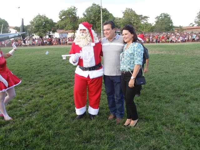 Prefeitura de União realiza o Natal da Cidade, Papai Noel chegou de helicóptero - Imagem 1