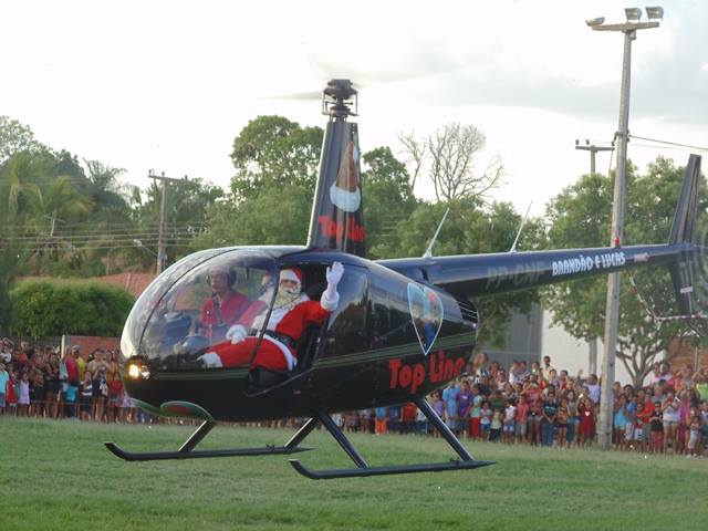 Prefeitura de União realiza o Natal da Cidade, Papai Noel chegou de helicóptero - Imagem 3