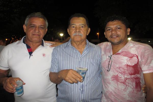 Prefeito Luiz Neto inaugura nova iluminação na praça da igreja da matriz - Imagem 46