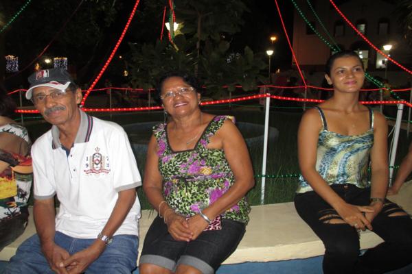 Prefeito Luiz Neto inaugura nova iluminação na praça da igreja da matriz - Imagem 62