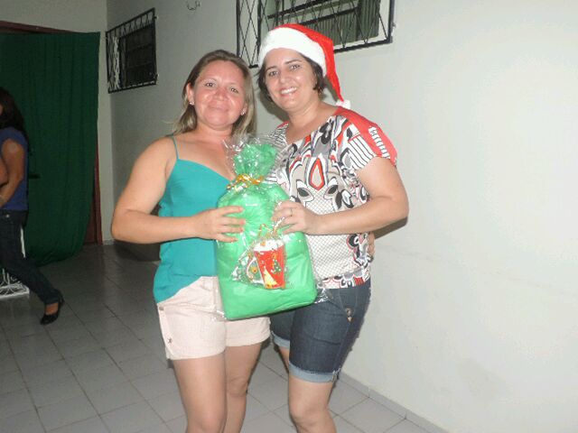 Primeira-dama Edneida Fortes realizaou confraternização com colaboradores - Imagem 16