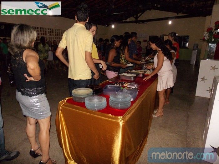   Confraternização de fim de ano aos profissionais da Educação Municipal - Imagem 66
