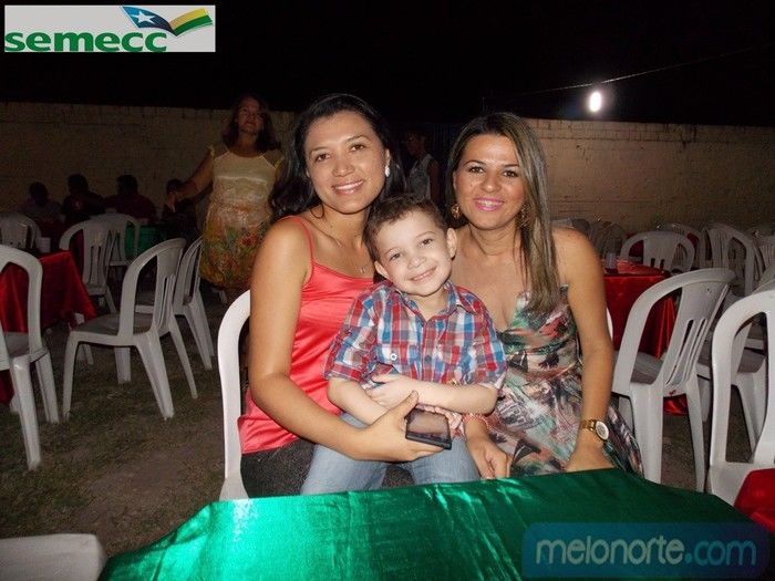   Confraternização de fim de ano aos profissionais da Educação Municipal - Imagem 72