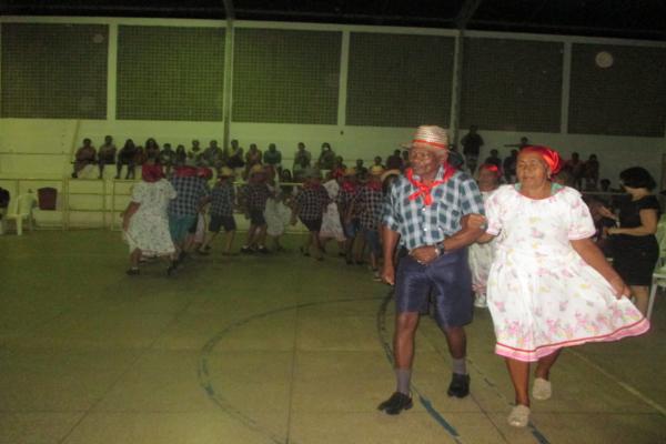 Secretaria de Assistência Social realiza evento para marcar o encerramento das atividades ano 2014 - Imagem 54