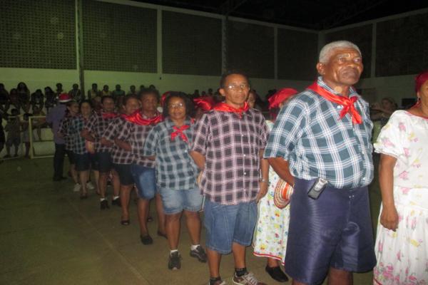 Secretaria de Assistência Social realiza evento para marcar o encerramento das atividades ano 2014 - Imagem 45