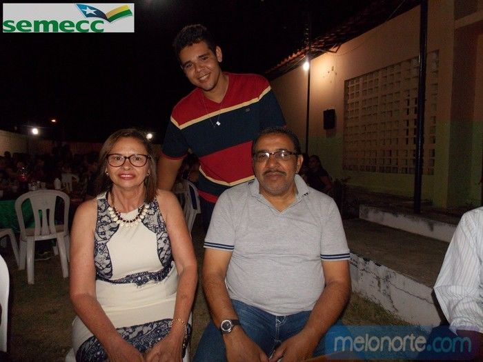   Confraternização de fim de ano aos profissionais da Educação Municipal - Imagem 47