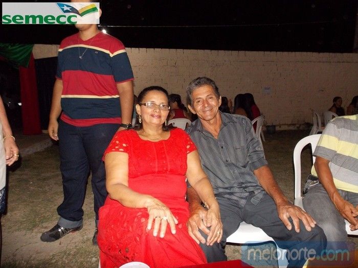   Confraternização de fim de ano aos profissionais da Educação Municipal - Imagem 49