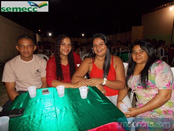   Confraternização de fim de ano aos profissionais da Educação Municipal - Imagem 53