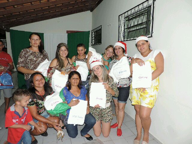 Primeira-dama Edneida Fortes realizaou confraternização com colaboradores - Imagem 19