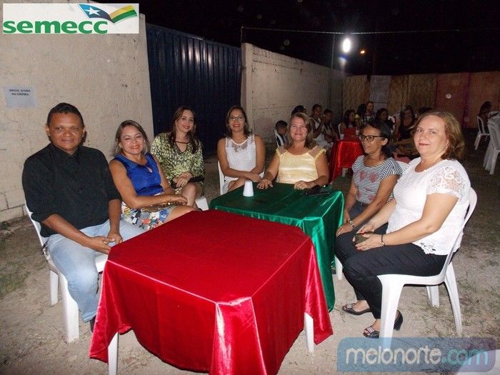   Confraternização de fim de ano aos profissionais da Educação Municipal - Imagem 42