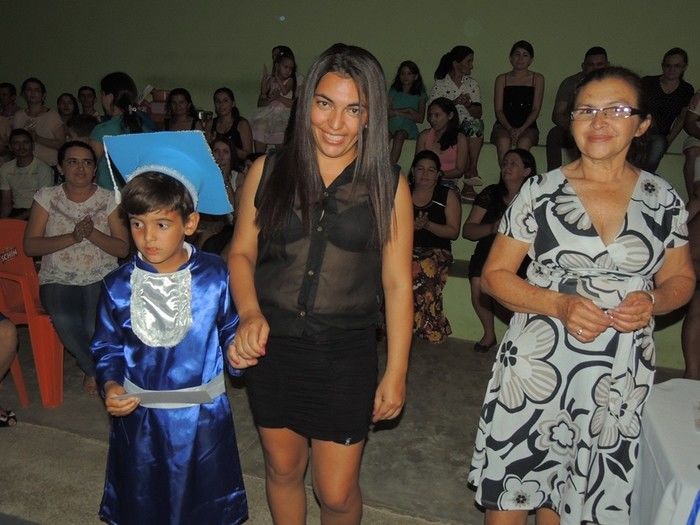 Estudantes participam de solenidade de entrega de certificados e medalhas - Imagem 22