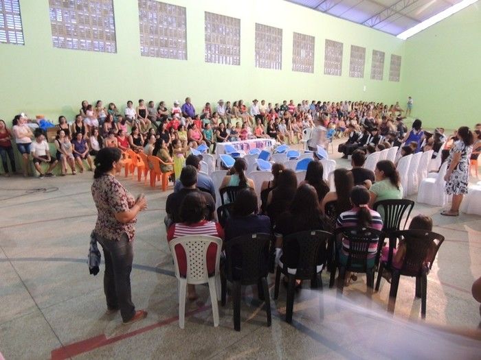 Estudantes participam de solenidade de entrega de certificados e medalhas - Imagem 7