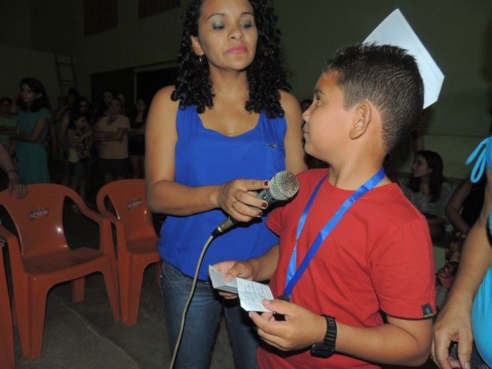 Estudantes participam de solenidade de entrega de certificados e medalhas - Imagem 80