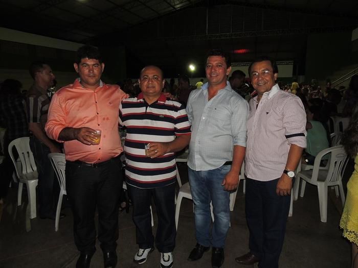 Prefeitura de Água Branca realiza festa de confraternização de fim de ano - Imagem 53