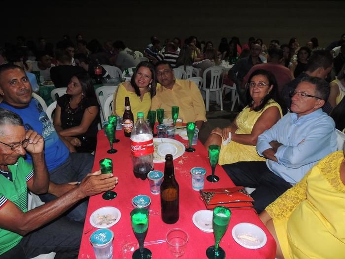 Prefeitura de Água Branca realiza festa de confraternização de fim de ano - Imagem 50