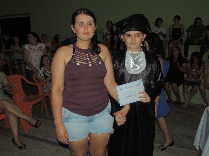 Estudantes participam de solenidade de entrega de certificados e medalhas - Imagem 23