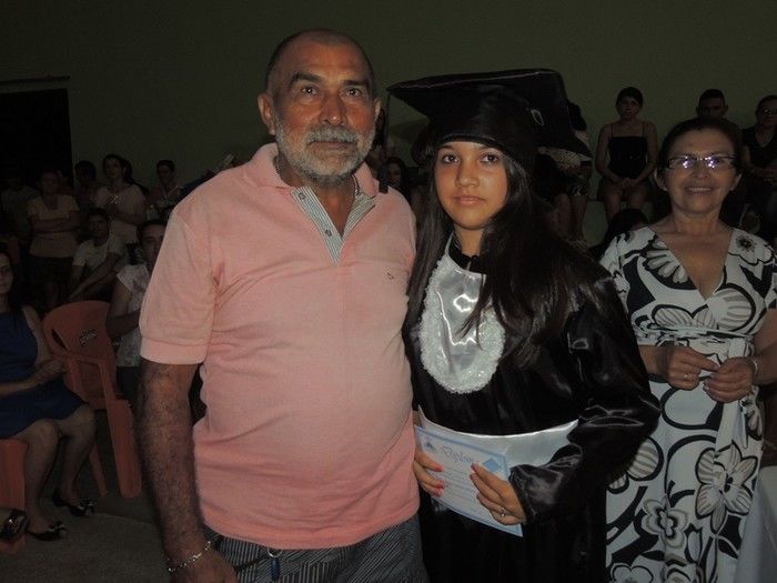 Estudantes participam de solenidade de entrega de certificados e medalhas - Imagem 38