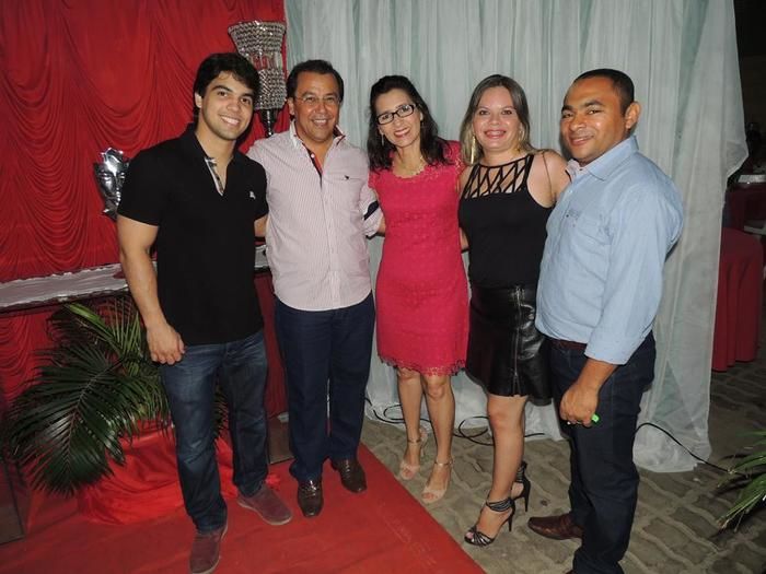 Prefeitura de Água Branca realiza festa de confraternização de fim de ano - Imagem 36