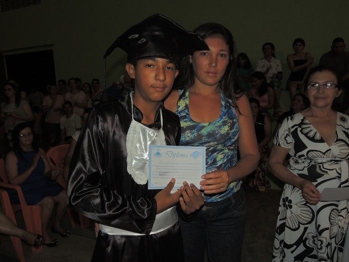 Estudantes participam de solenidade de entrega de certificados e medalhas - Imagem 37