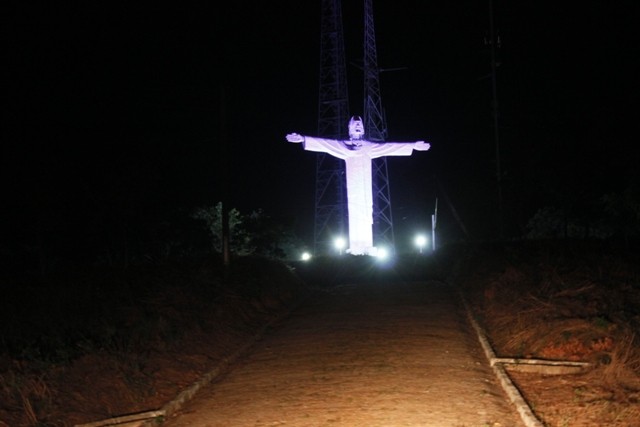 Imagem do Cristo Recebe iluminação Especial  - Imagem 1