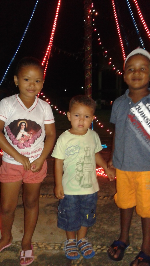 Papai Noel Faz entrega de Presentes na Praça Central de Agricolândia - Imagem 4